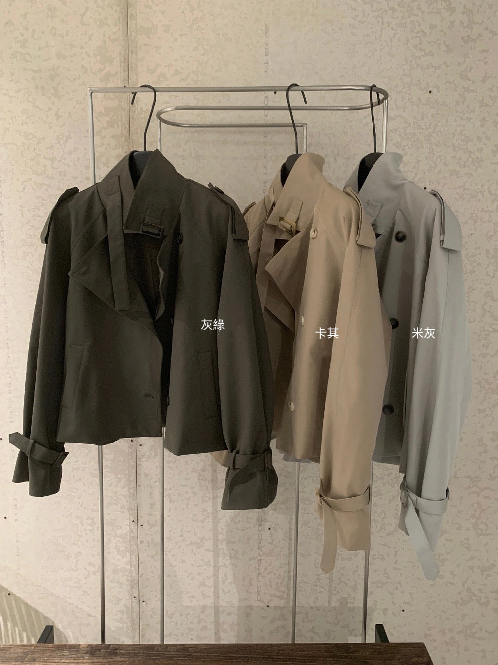 J38 / 高級感可立領帥氣短款trench coat