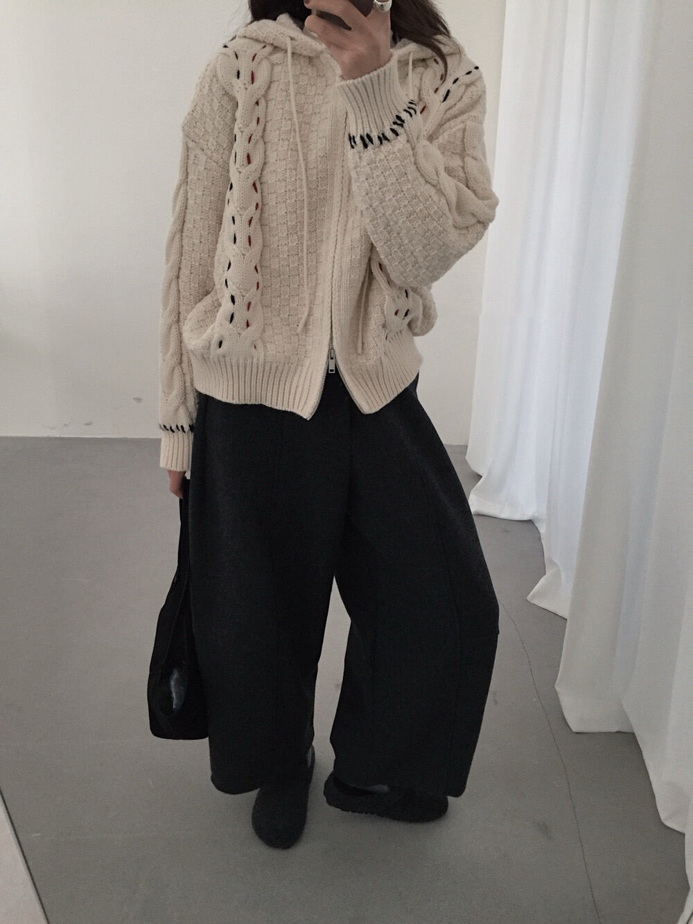 // 特別織紋撞色線麻花連帽CD