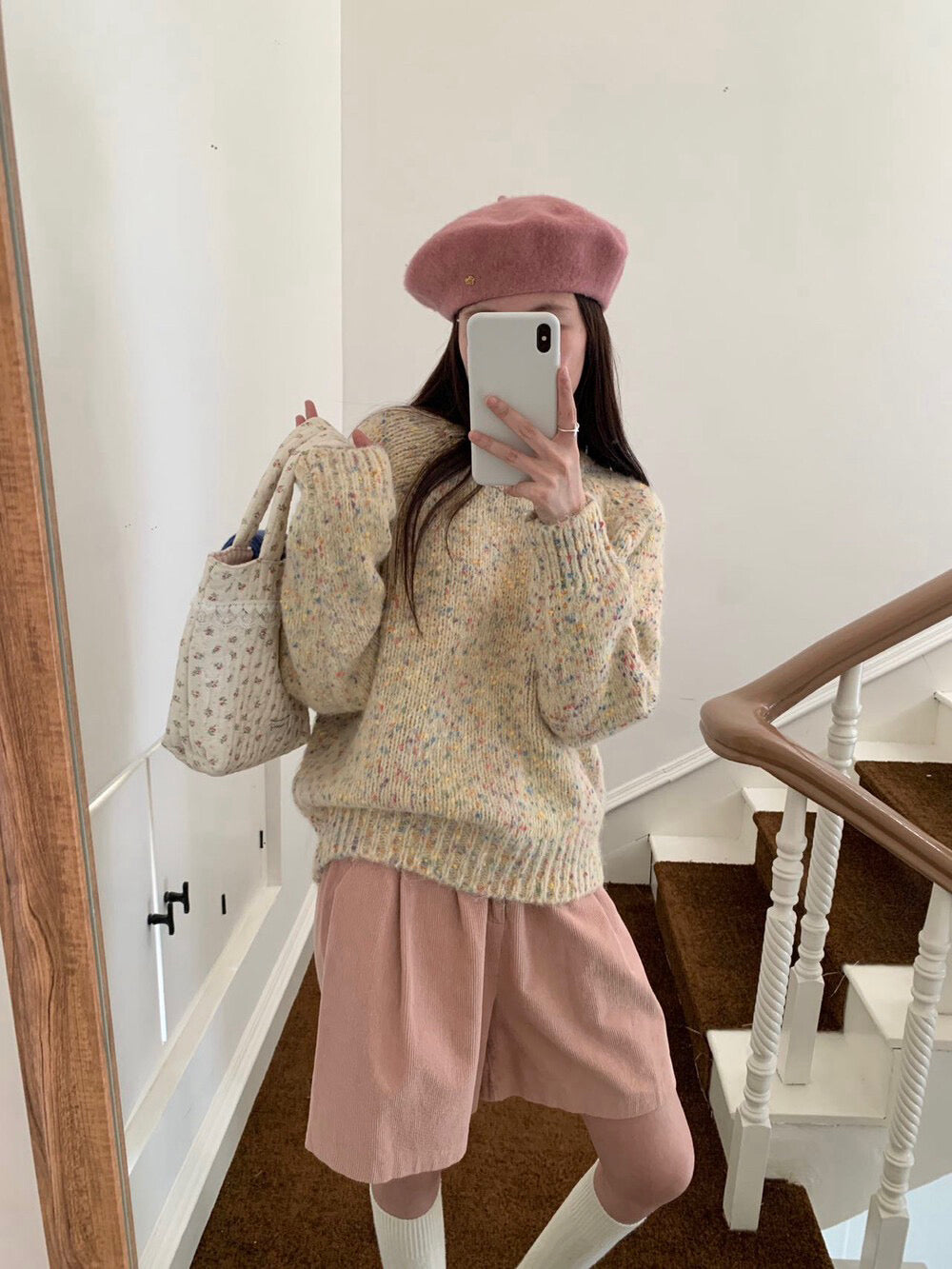 // 一眼看中的彩線圓領毛衣