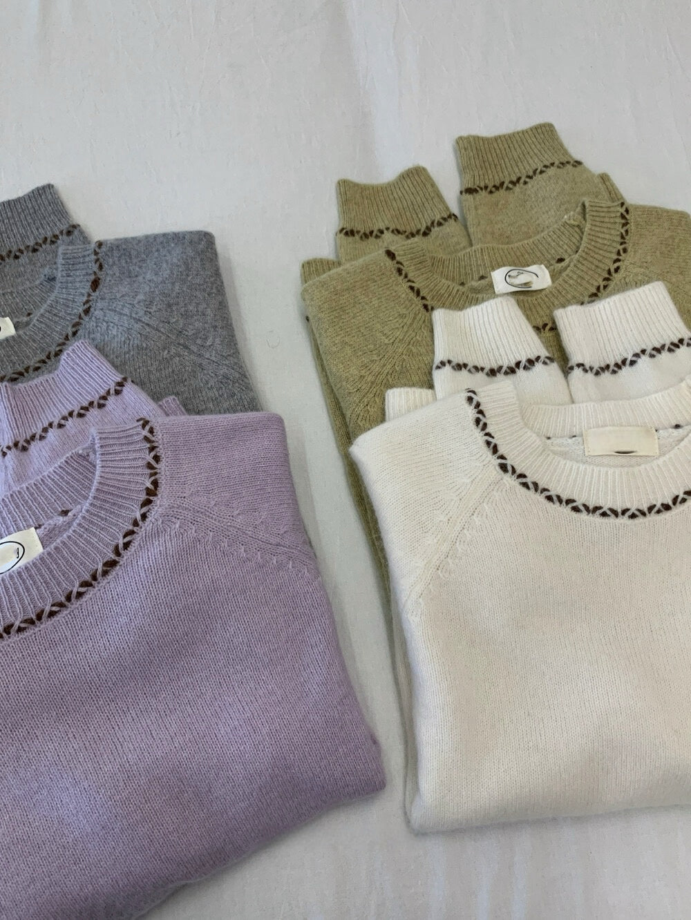 // 撞色穿插邊設計12%兔毛NT