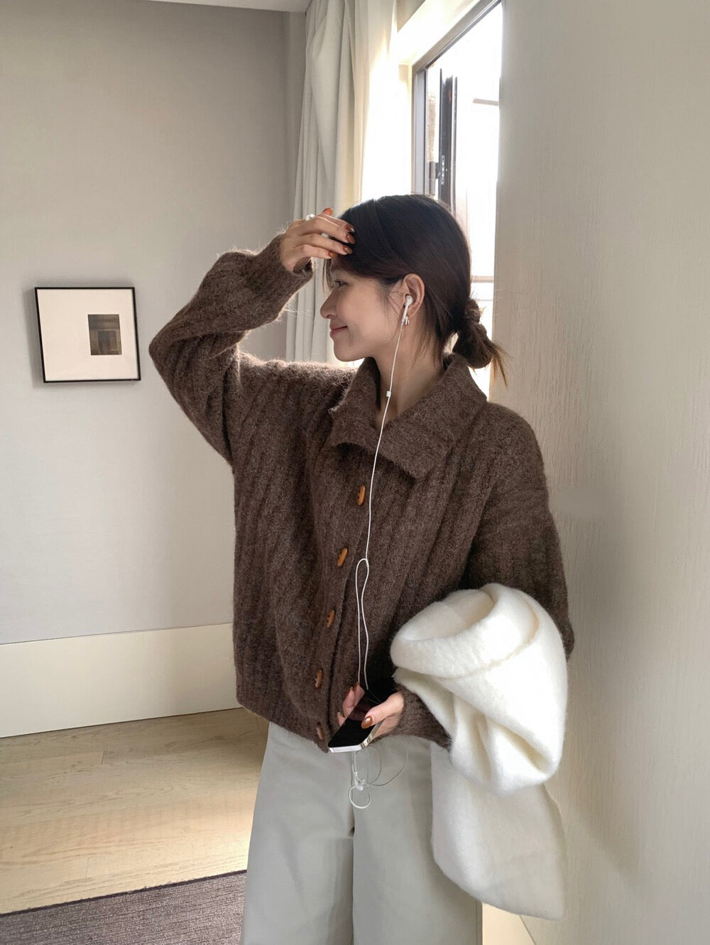 // 8%綿羊毛直坑紋翻領牛角鈕CD