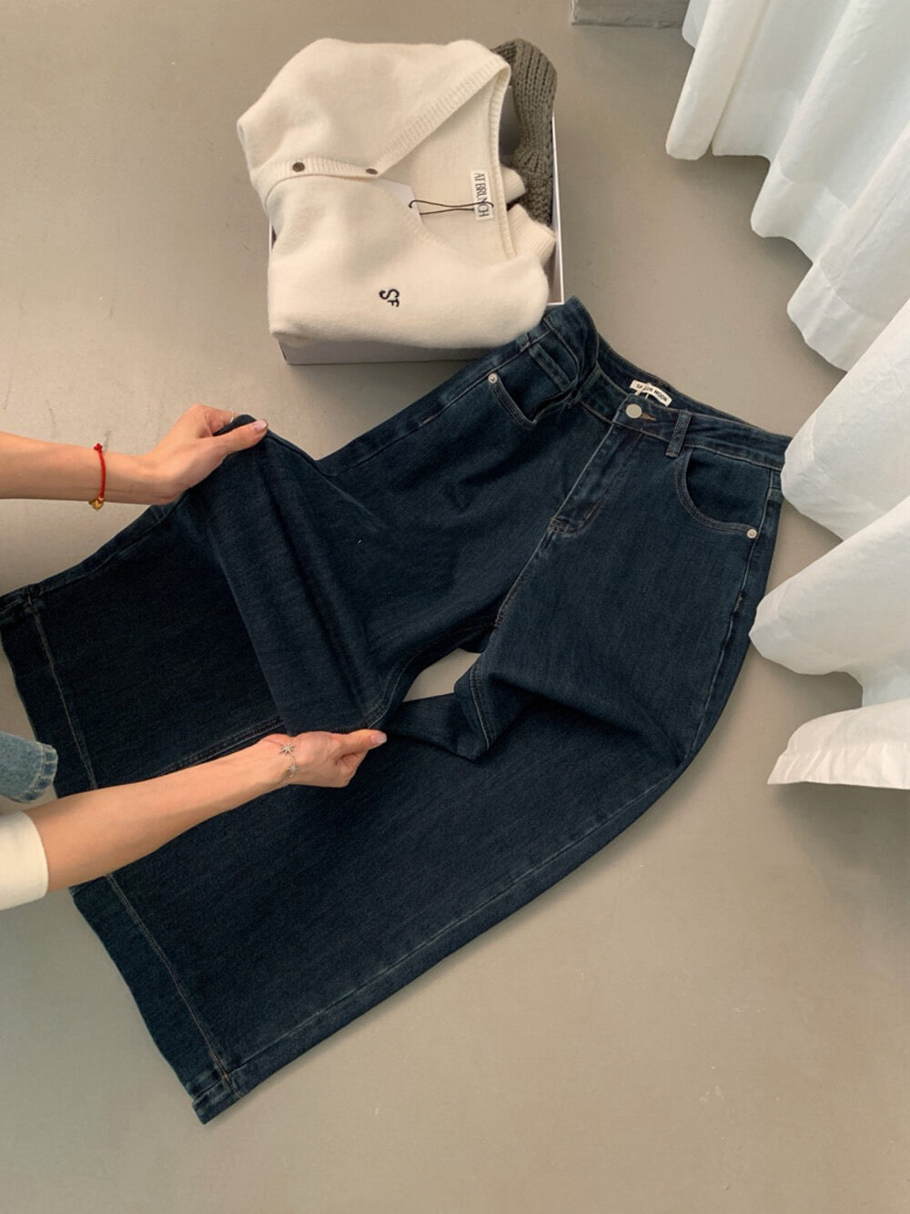 // 版型超好的微彈布料顯瘦牛仔褲
