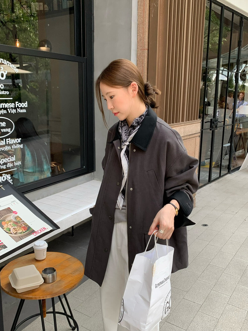 // 經典款撞色領口中長款trench coat