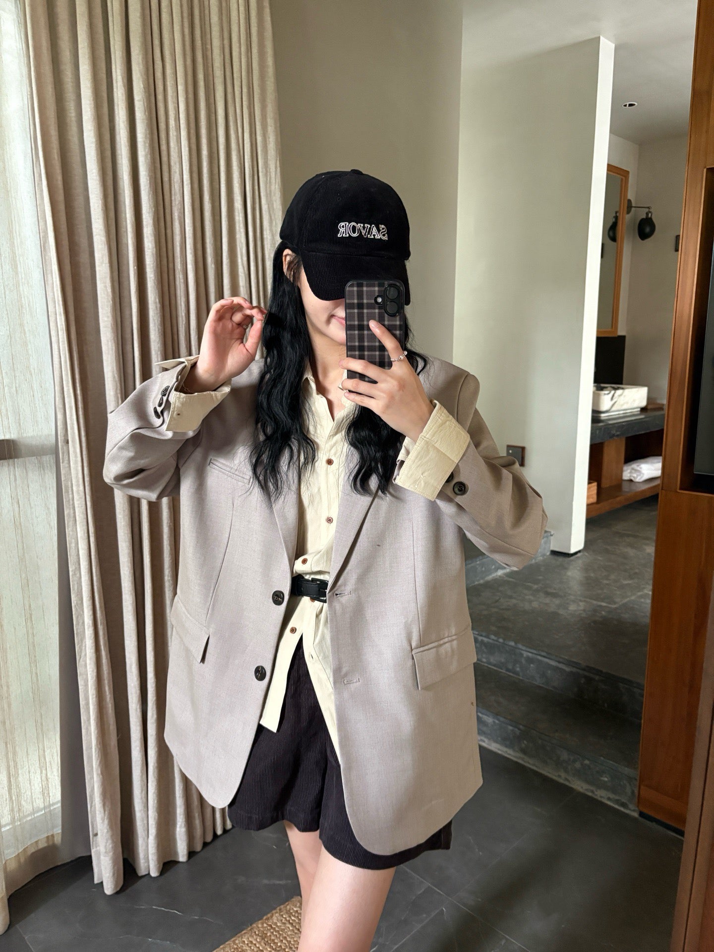 // 細節感滿滿撞色內裡西裝外套