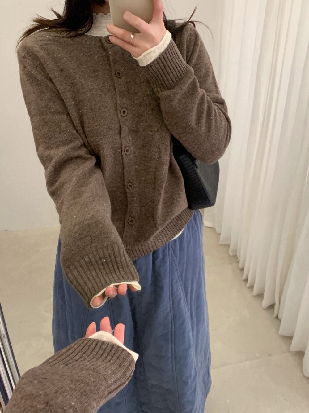 // 100%羊毛混點圓領CD