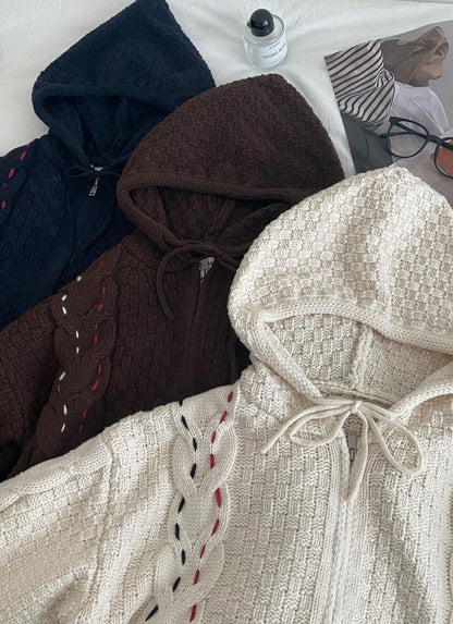 // 特別織紋撞色線麻花連帽CD