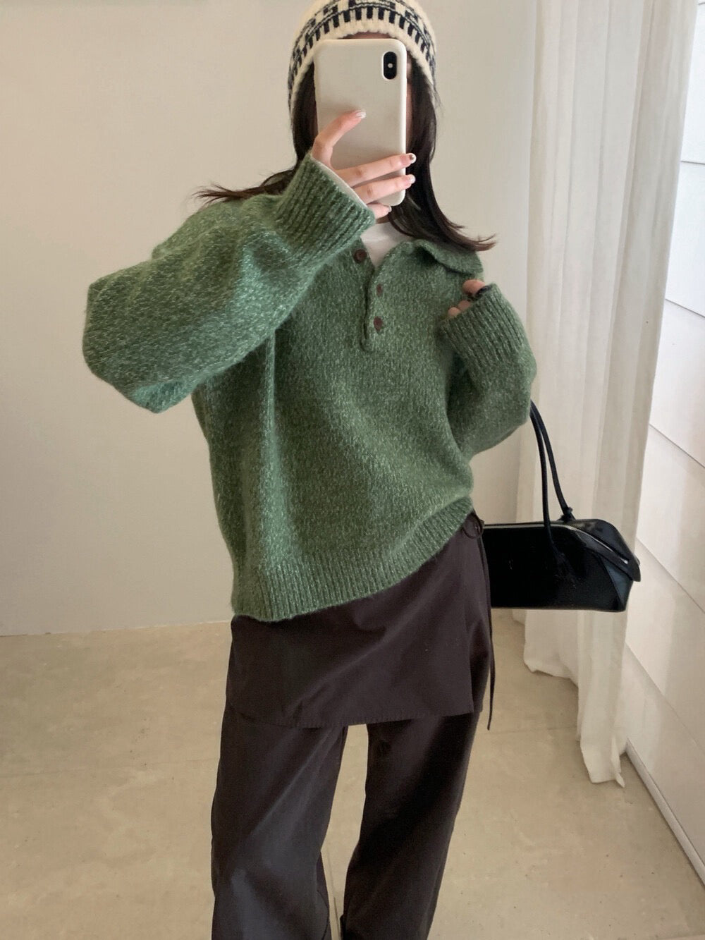 // 軟糯混兔毛花線鈕扣翻領毛衣