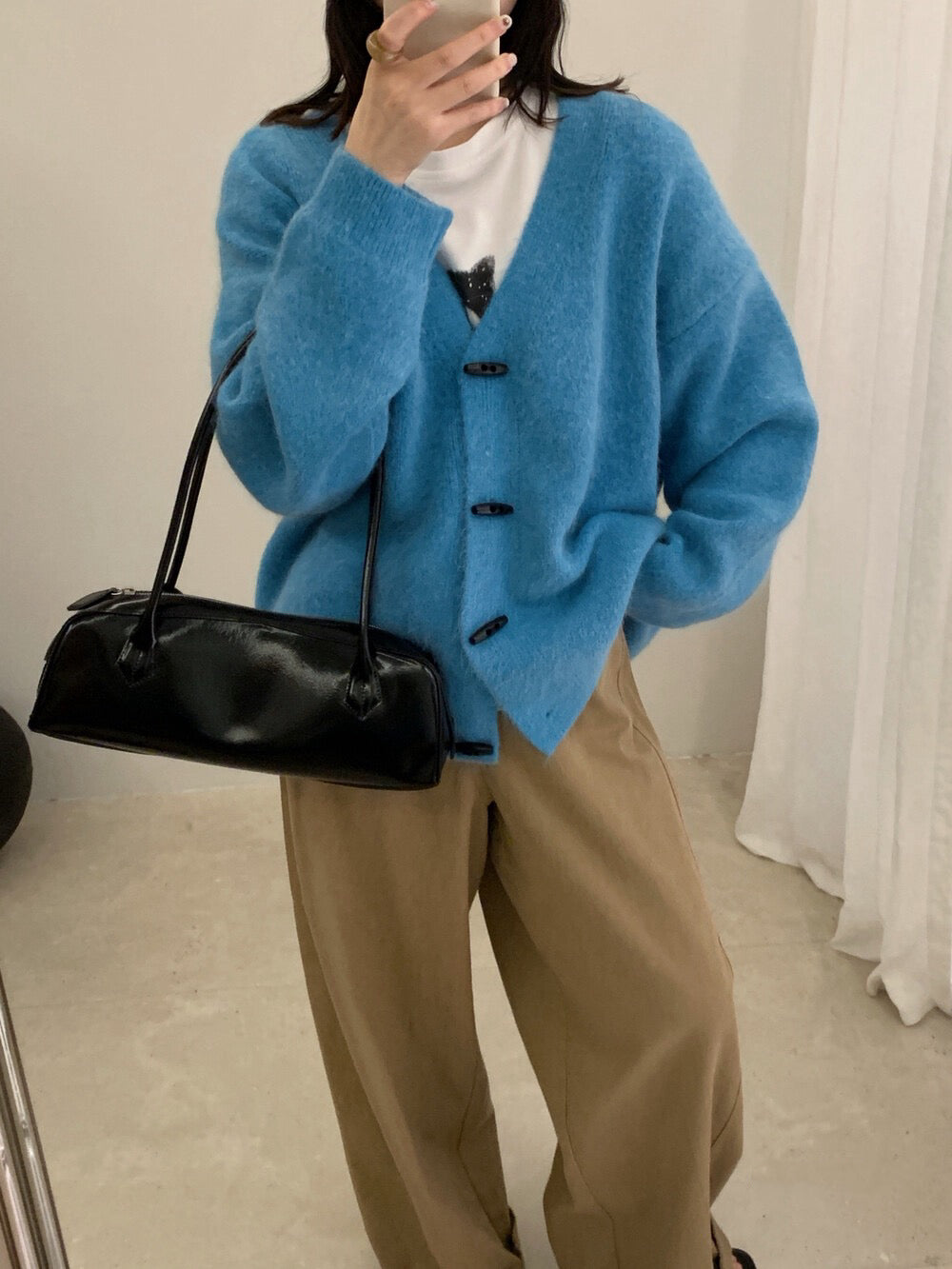 // 超軟糯寬鬆中長牛角鈕CD