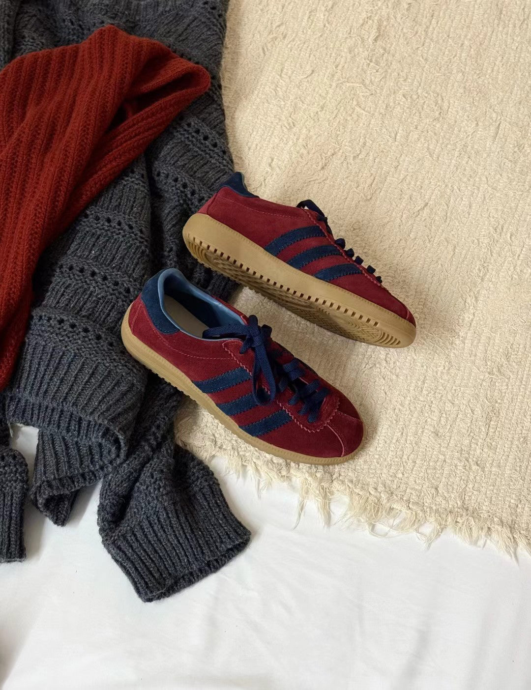 // 復古配色真皮平底運動鞋