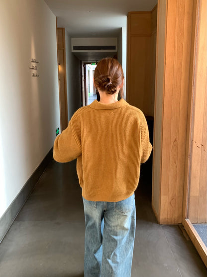 // 慵懶感直織紋軟糯翻領NT