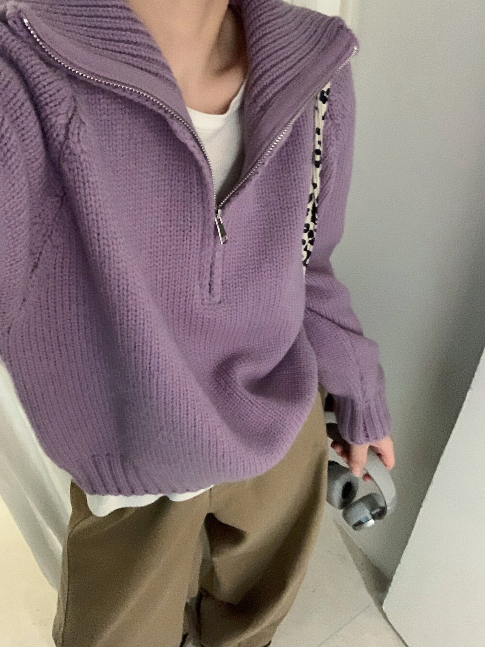 // 半拉鍊直坑紋領套頭NT