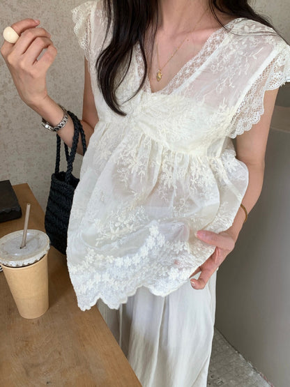 B65 / 精緻全lace V領飛飛袖BL