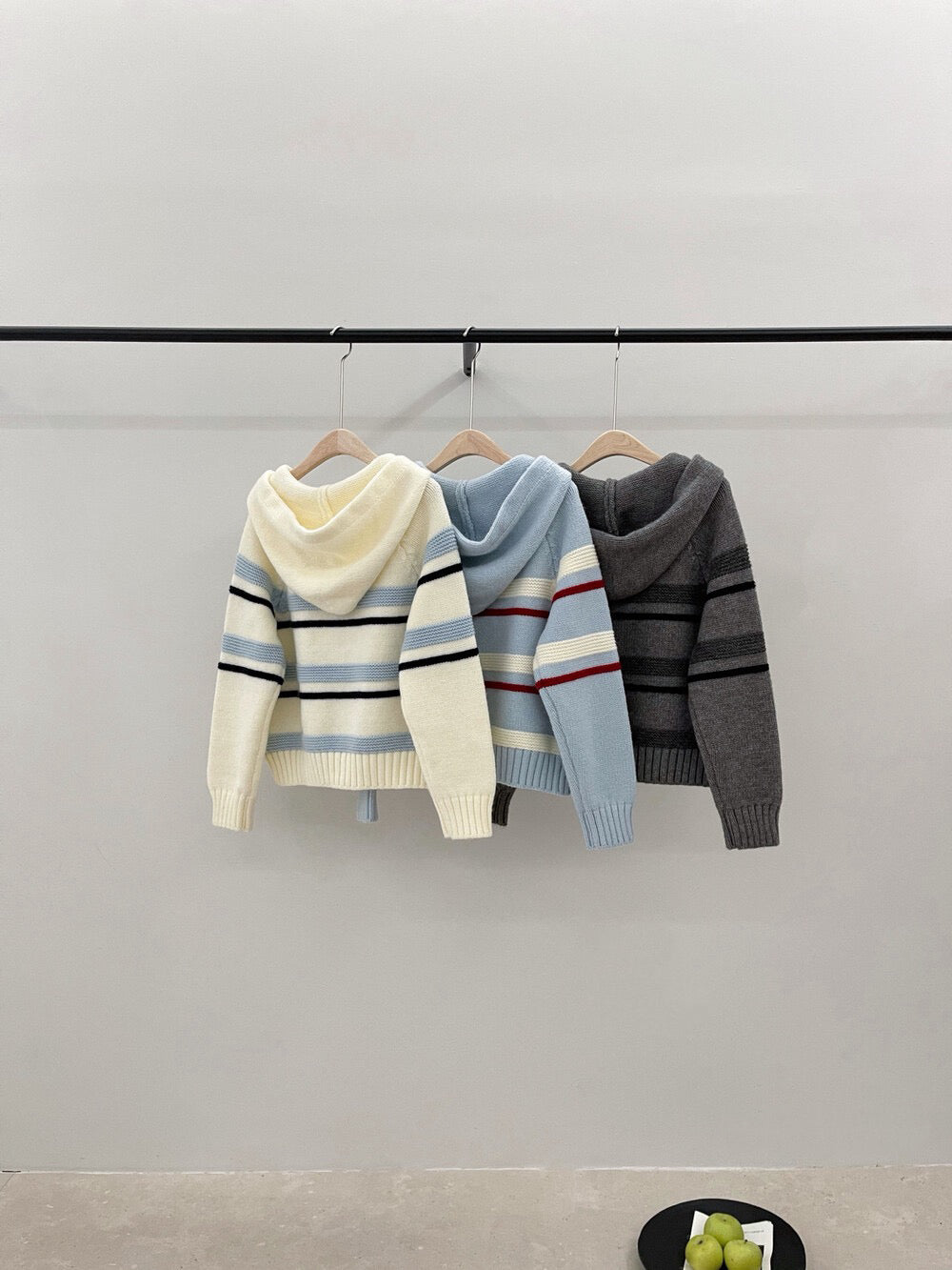 // 復古撞色間條連帽針織CD