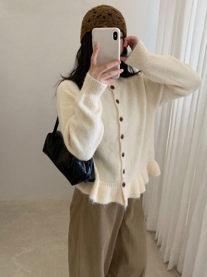 // 8%綿羊毛荷葉花邊腳排扣毛衣