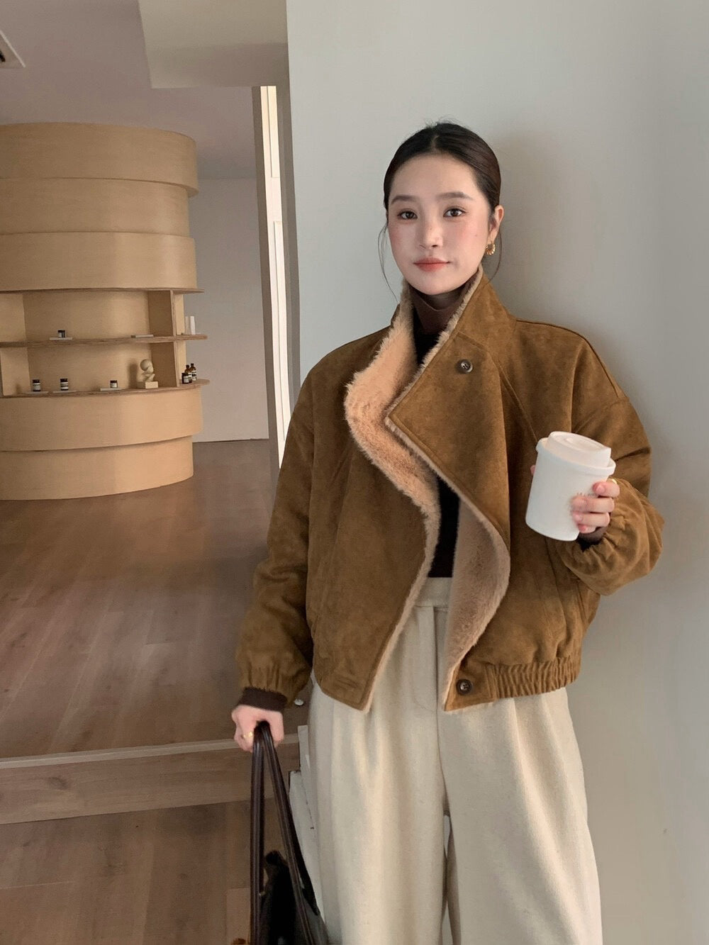 // 帥氣隨性領子皮毛一體麂皮絨外套