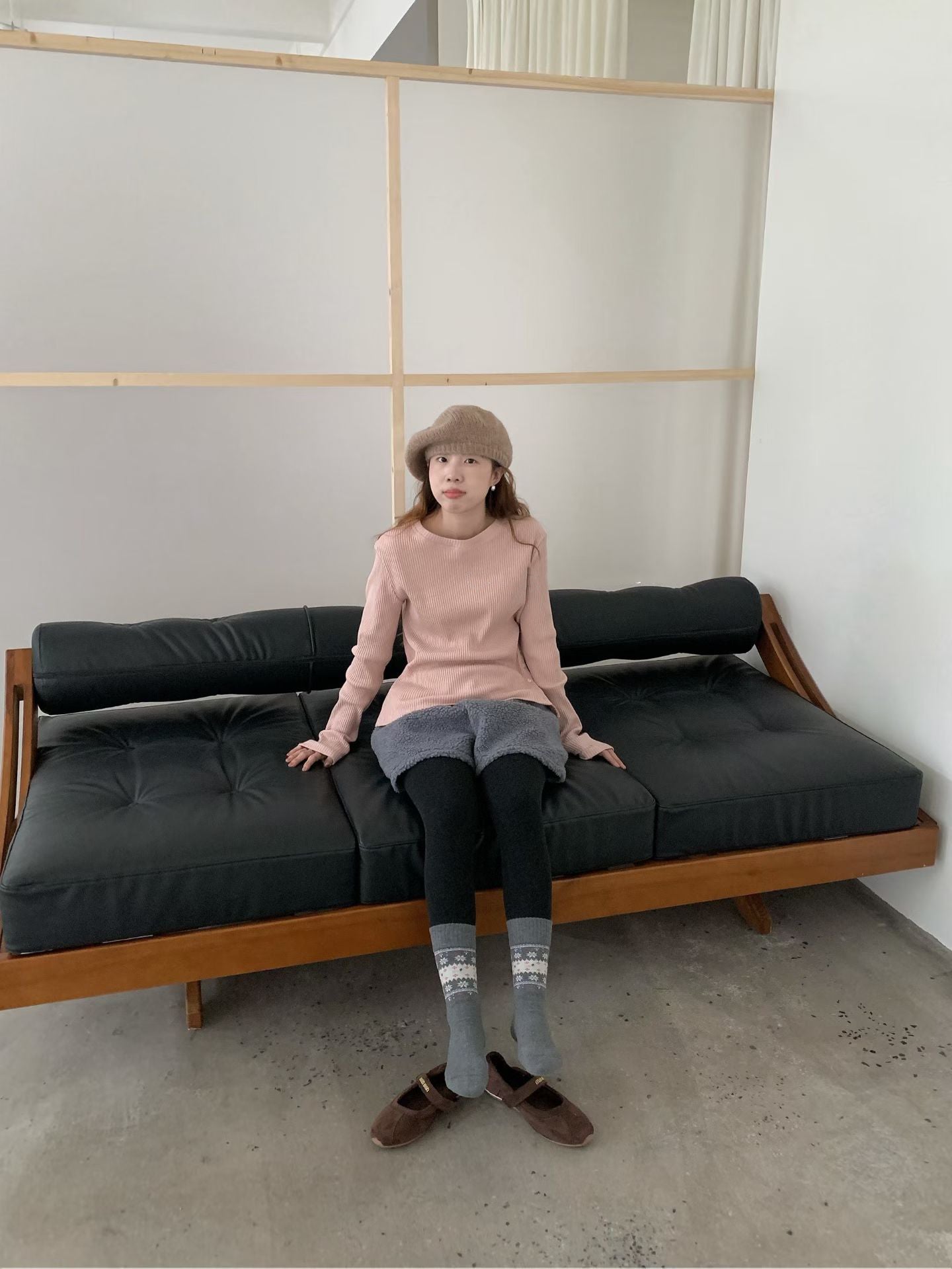 // 超顯瘦直坑紋側開鈕TEE