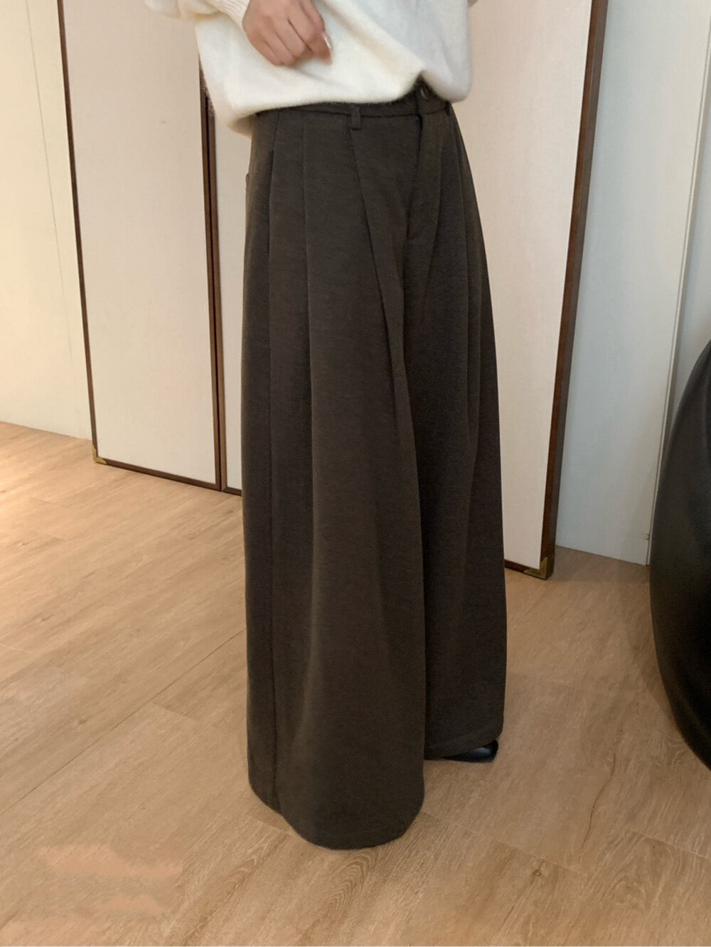 // 超遮肉壓褶闊腳毛呢褲