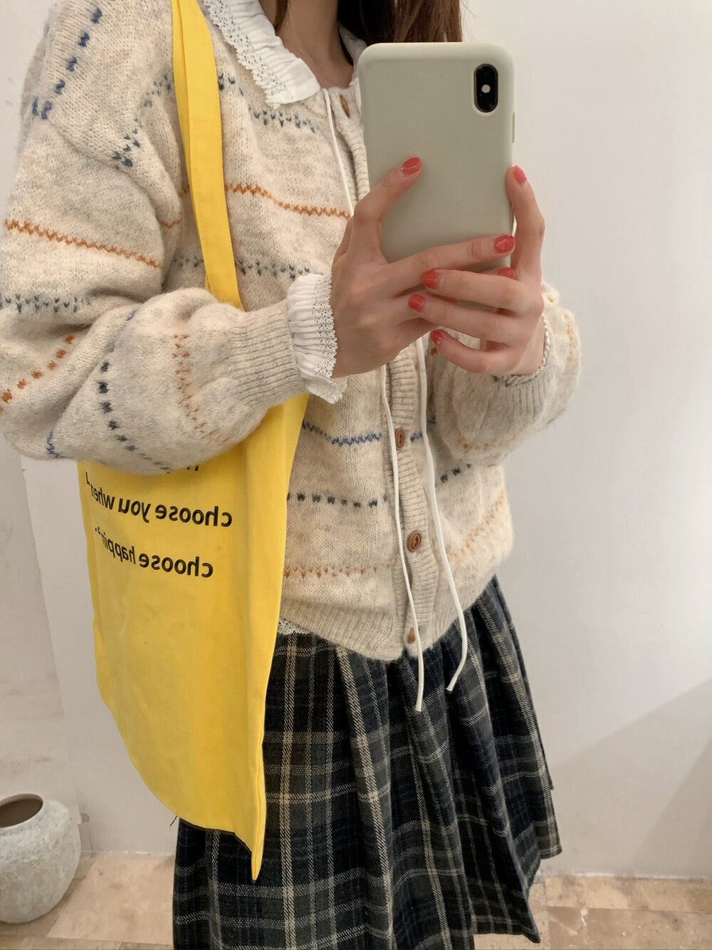 // 彩色鈎花線圓領CD