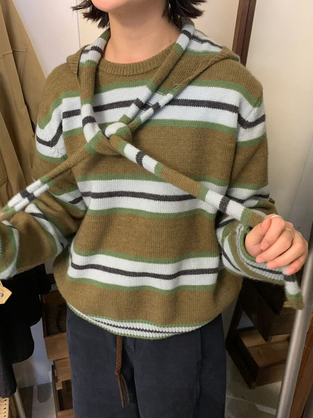 // 連可拆連帽披肩miu系撞色間條NT