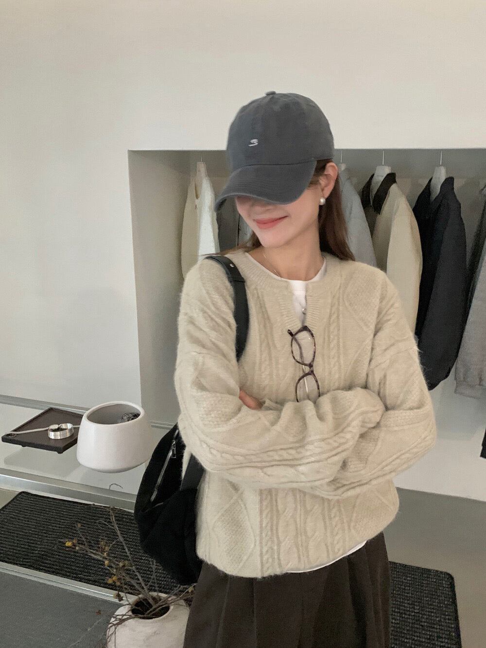 // 超軟糯小V領口麻花NT