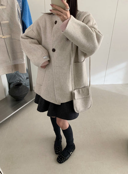 // 100%羊毛簡約兩粒鈕手工外套(連小袋仔)