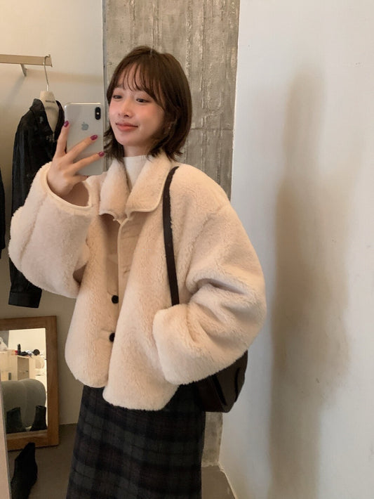 // 100%羊毛翻領毛茸茸外套