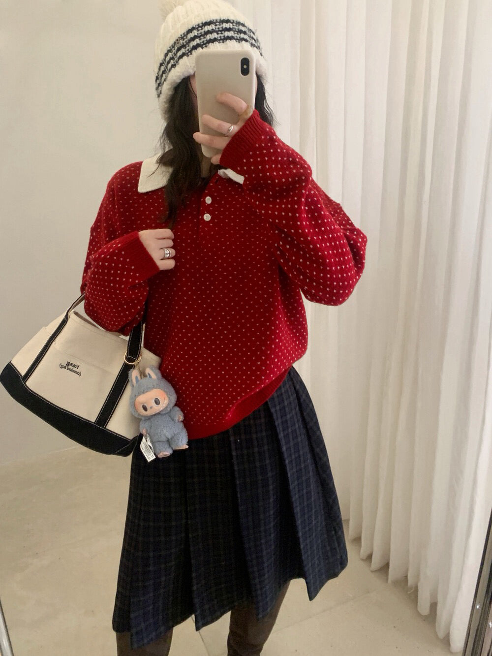 // 100%綿羊毛小心心點點撞色翻領NT