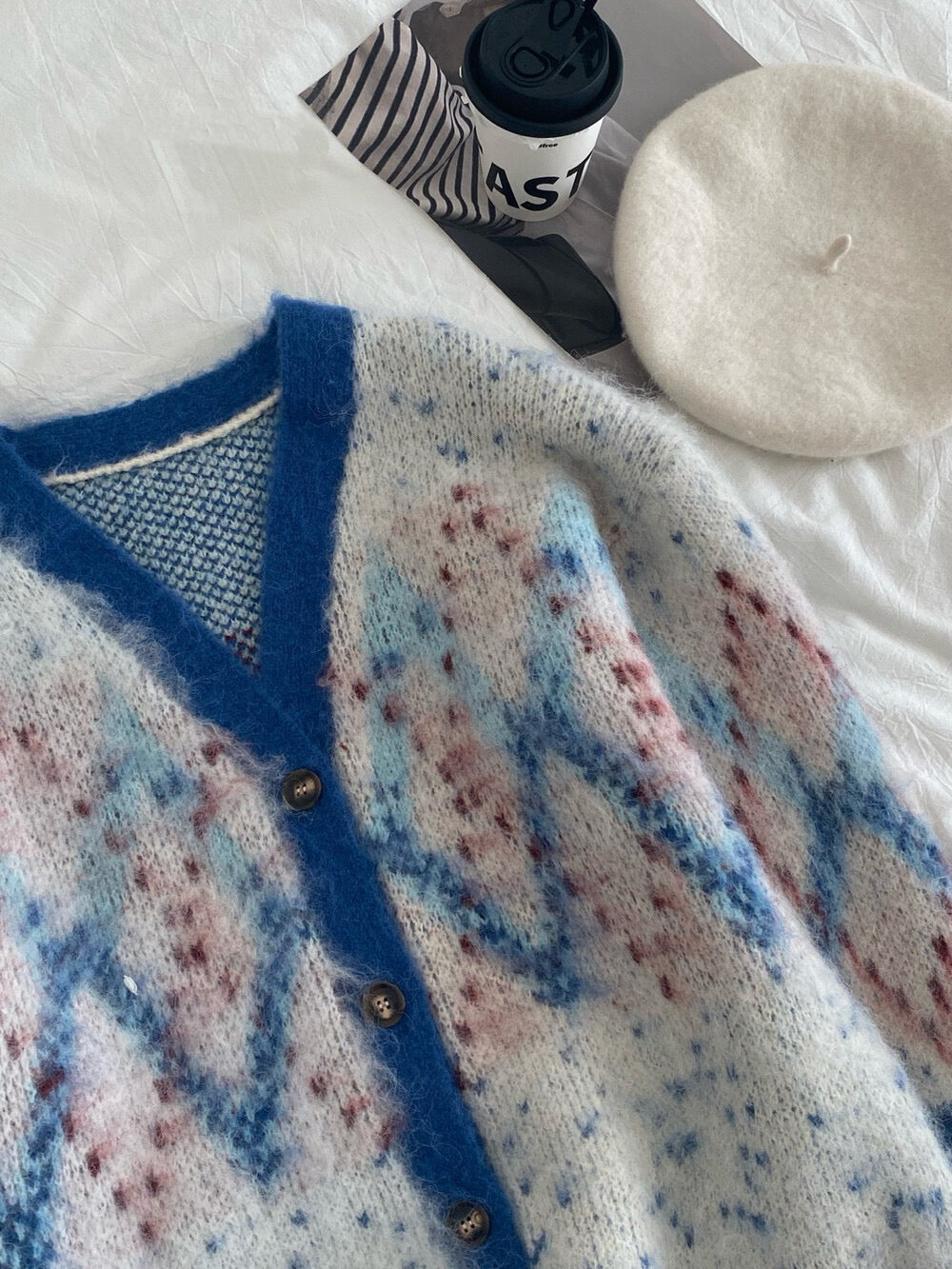 // 復古菱格圖案軟糯V領CD