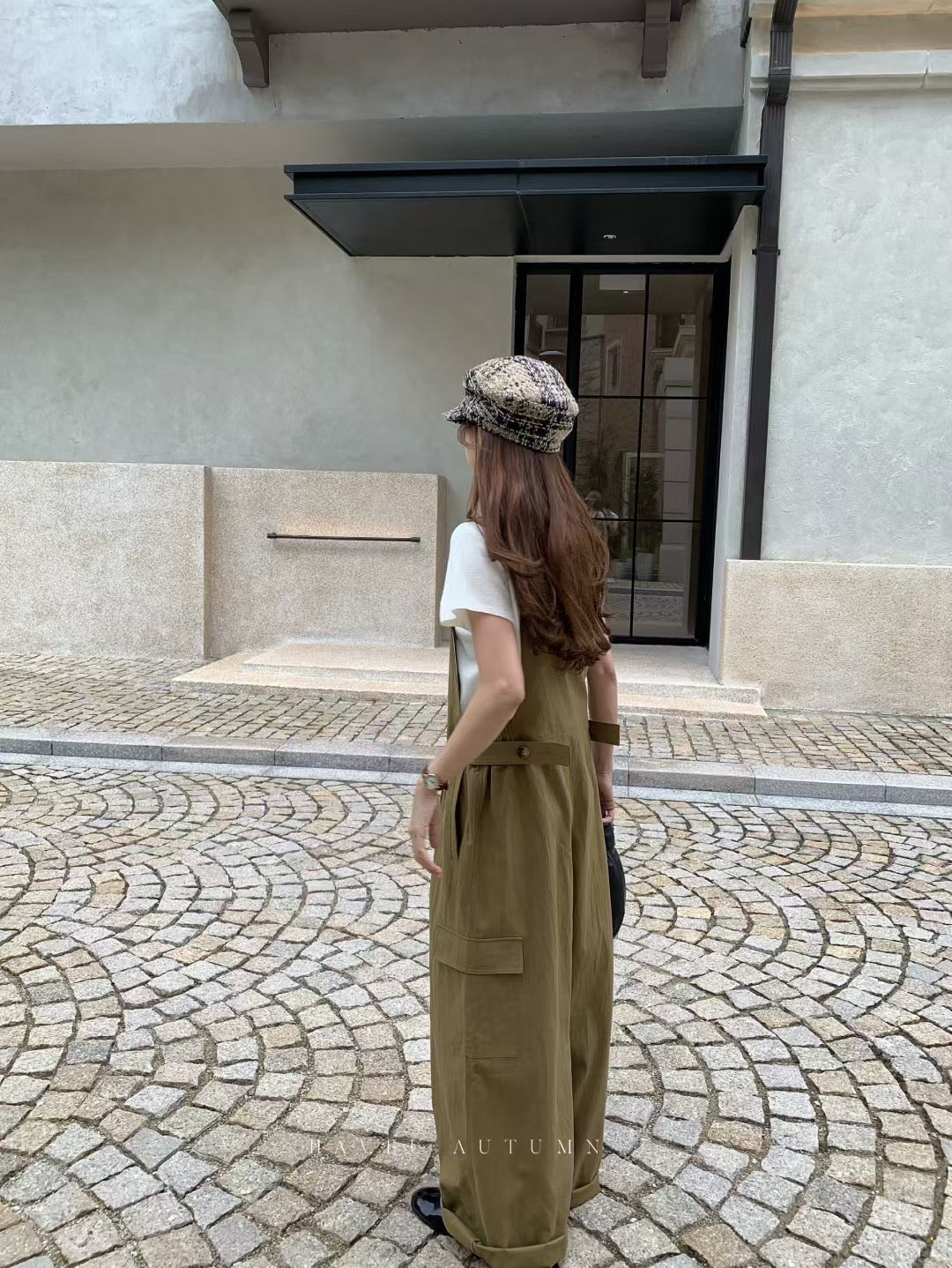 // 超韓的天絲闊腳背帶連身褲