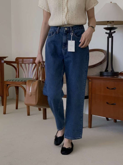 // 經典洗水九分直筒牛仔褲