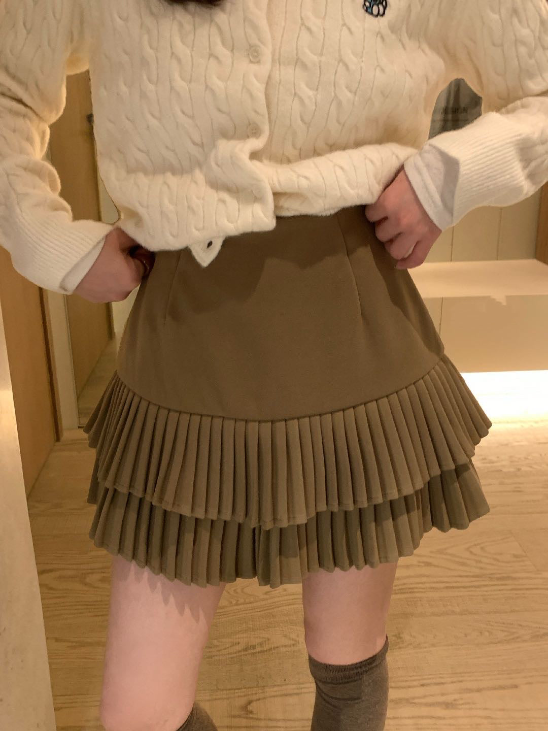 // 復古雙層細百褶毛呢短裙