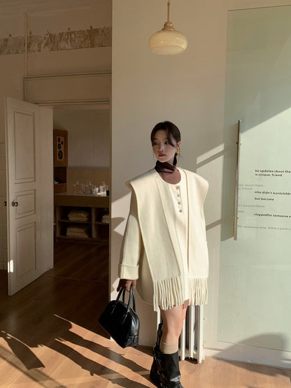 // 100%羊毛簡約高級感三粒鈕中長手工外套(連連帽頸巾)