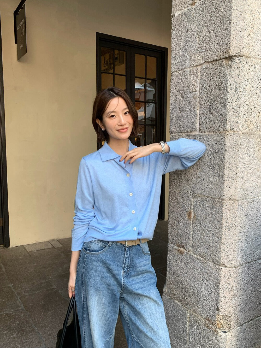 // 簡約風翻領排扣針織上衣