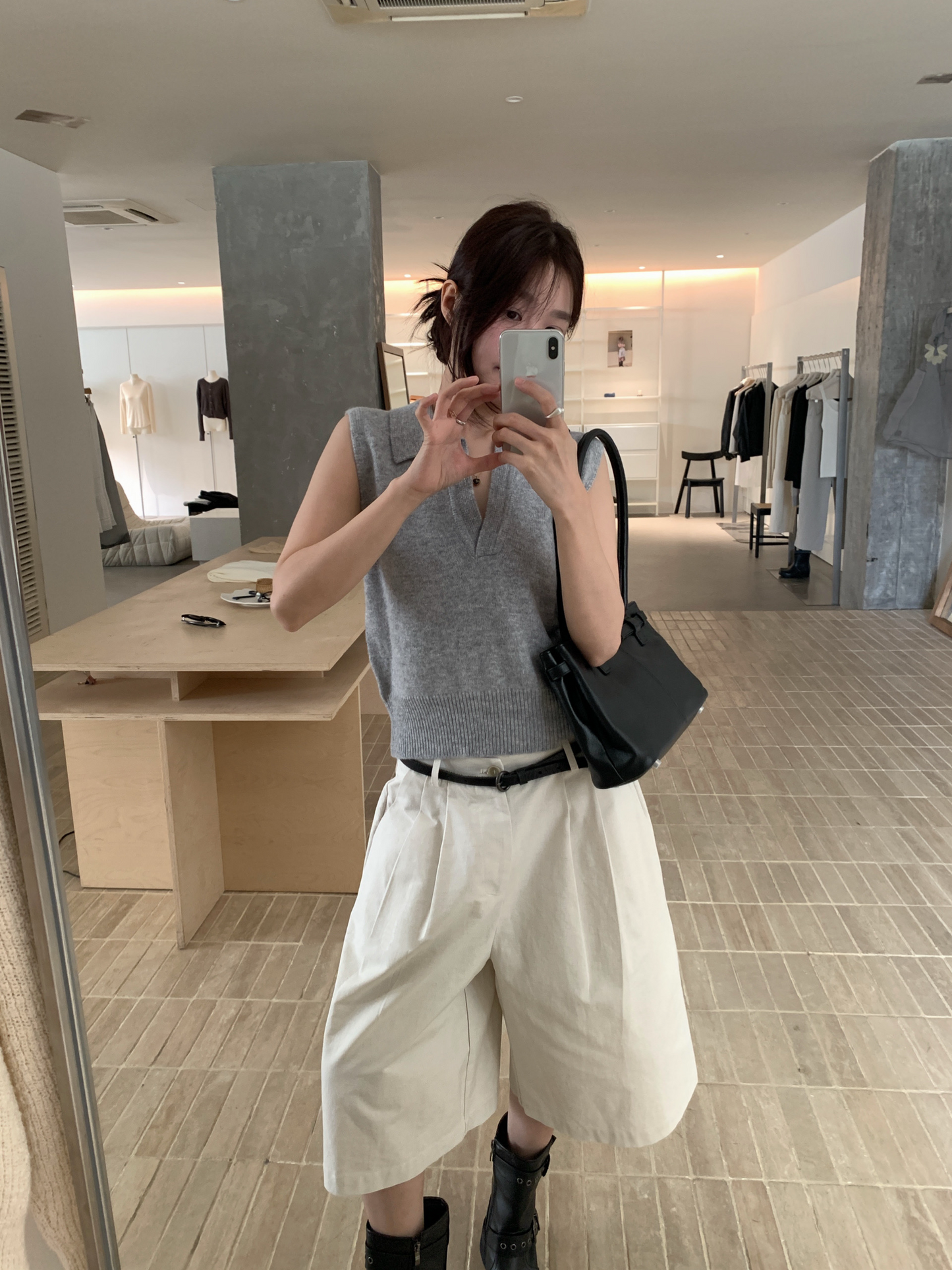 // 高級感小v翻領針織背心