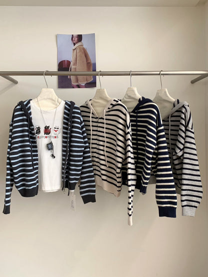 // 鬆弛感上下拉鍊連帽間條CD