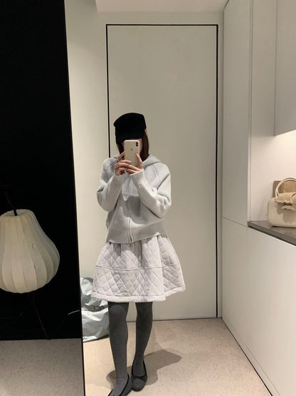 // 減齡款絲絨菱格蓬蓬短裙