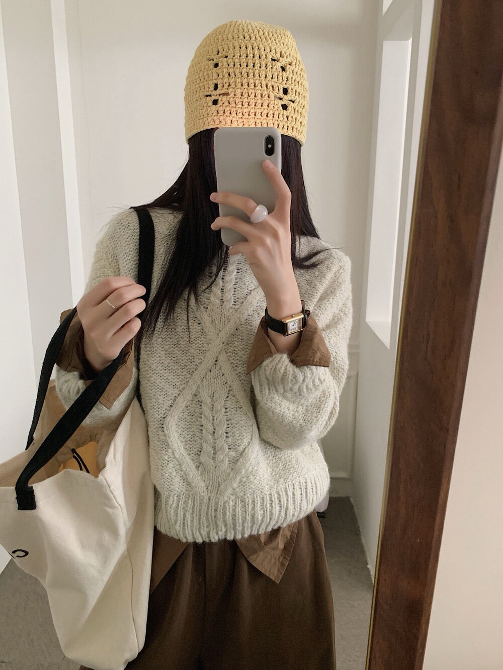 // 麻花邊領口菱格patterns毛衣