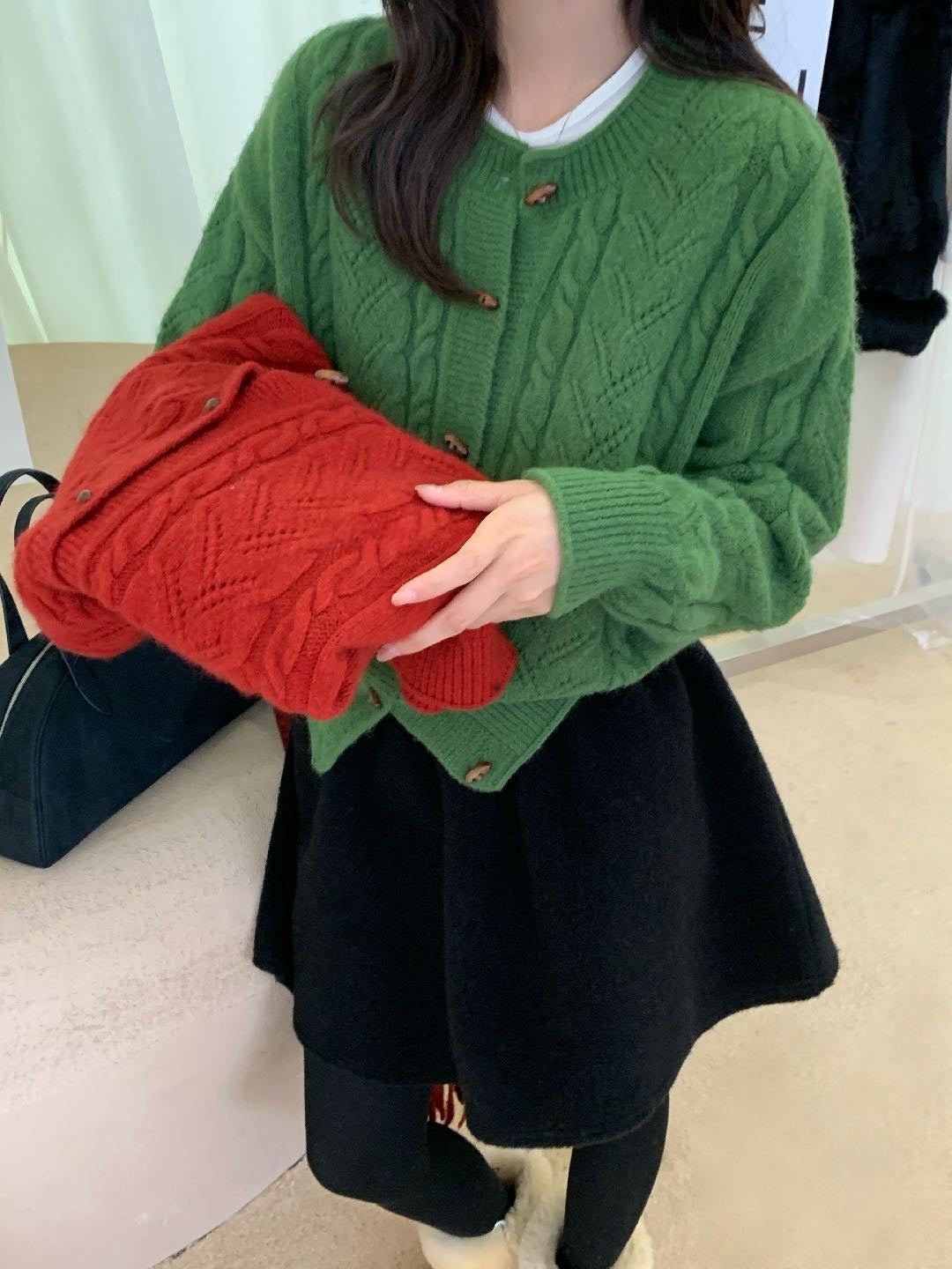 // 復古軟糯牛角鈕麻花CD