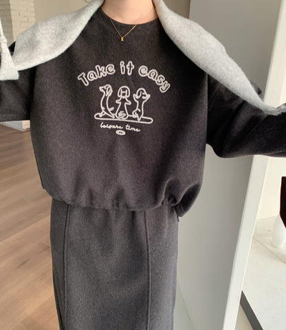 // 可愛刺繡圖案加絨衛衣+中裙套裝(連針織披肩)