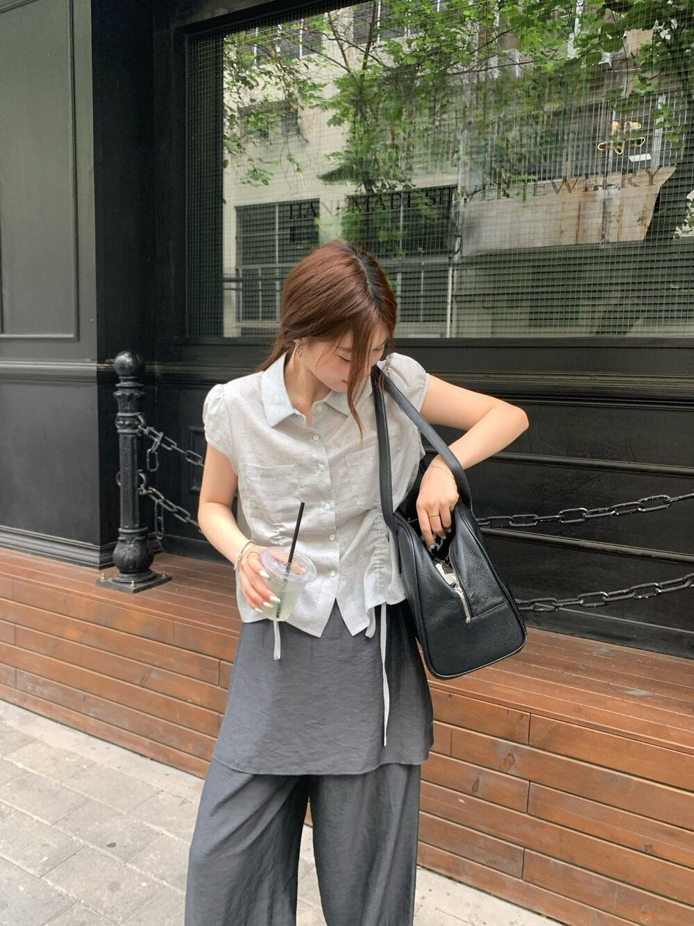 // lyocell麻兩邊抽繩小短袖口袋BL