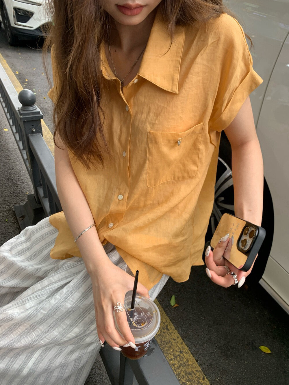 // 反褶袖棉麻透氣恤衫