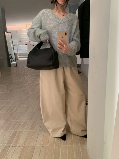 // 慵懶感滿滿V領針織毛衣