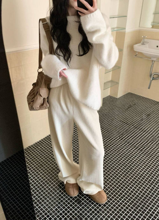 // 質感顯瘦直紋理針織褲