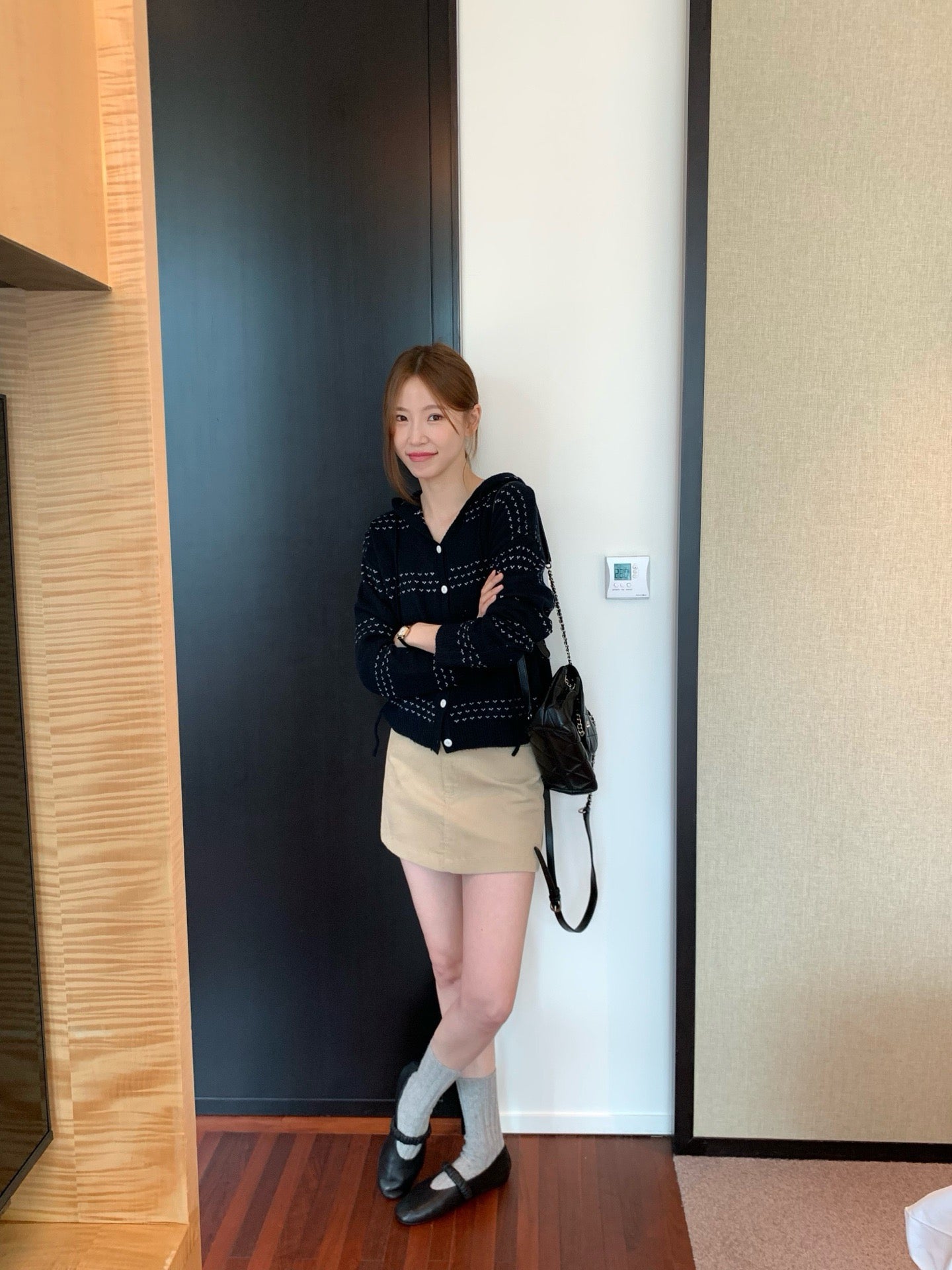 // 心心刺繡鏤空通花連帽CD