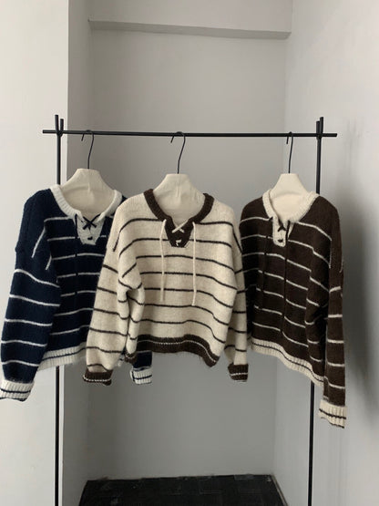 // 撞色綁帶領口間條毛衣