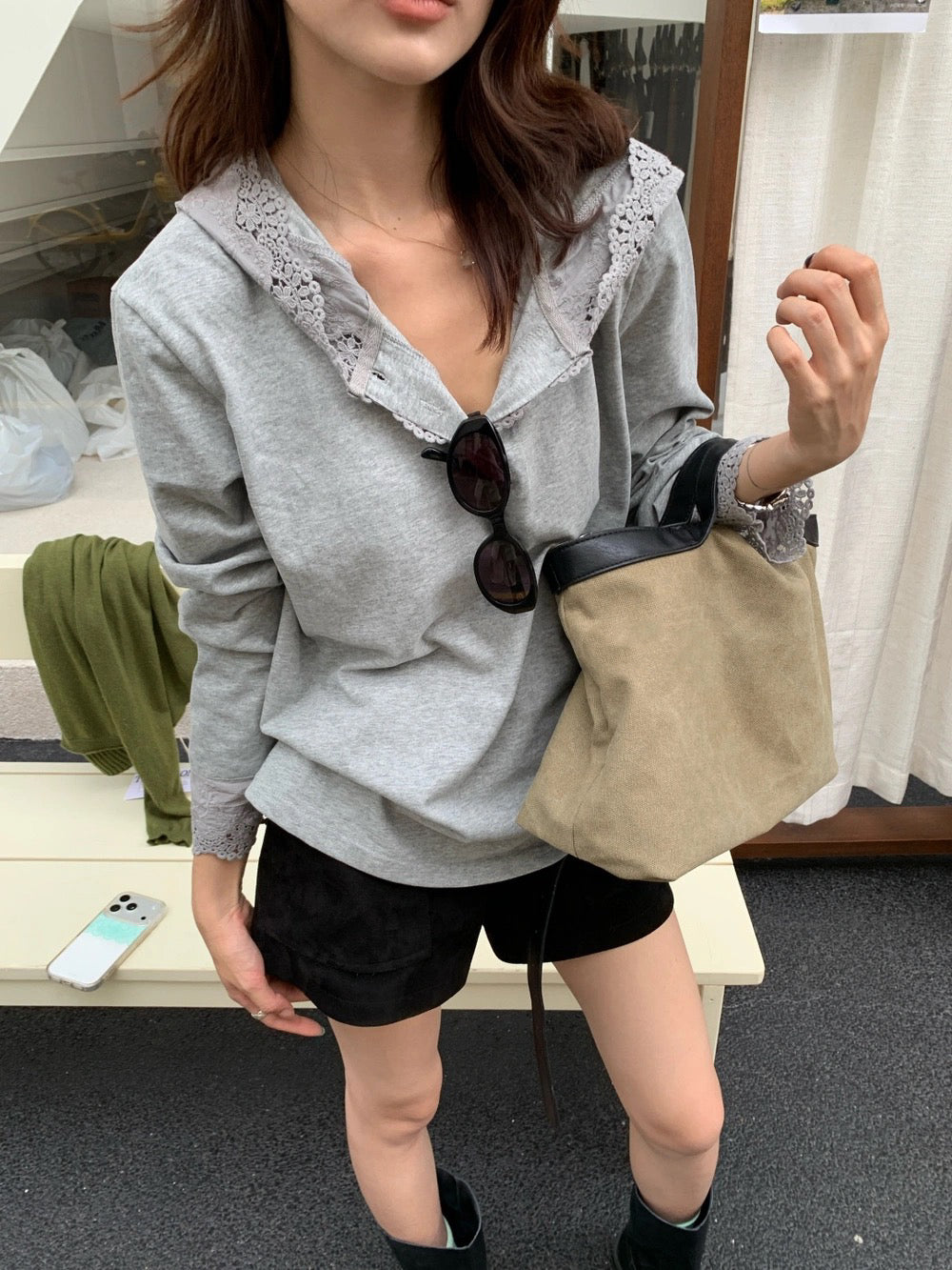 B173 / 重工鈎花拼接連帽上衣