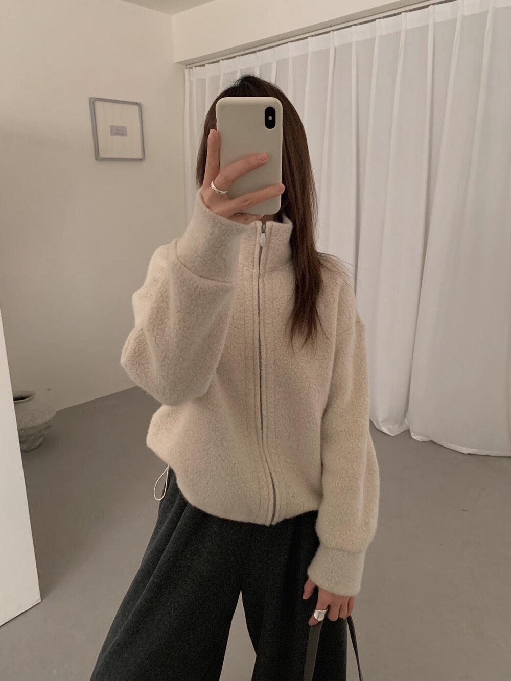 // 85%羊毛下擺可抽繩立領外套