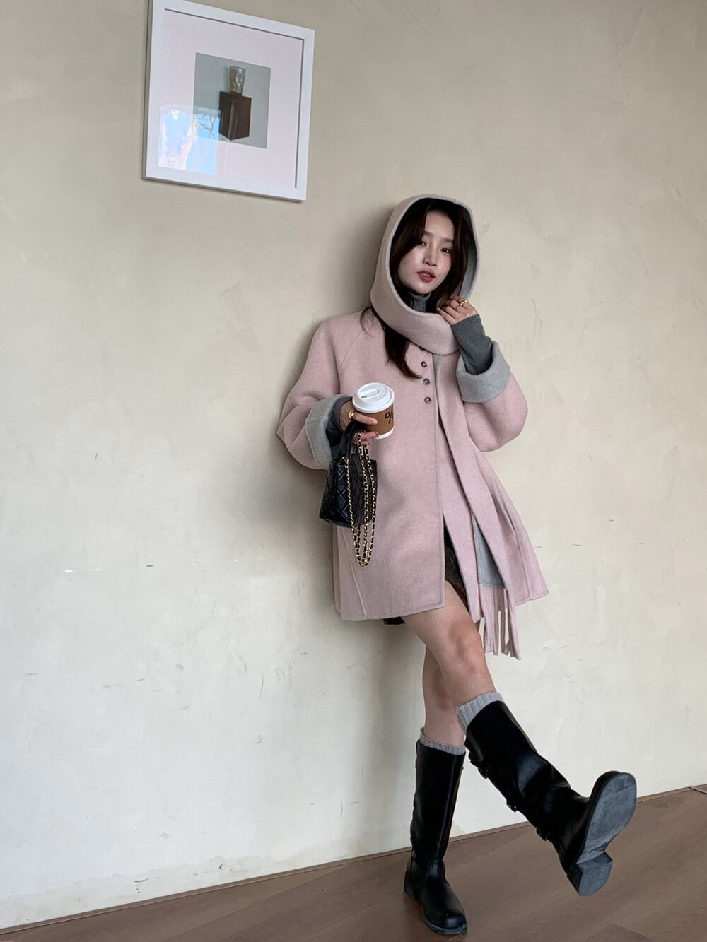 // 100%羊毛簡約高級感三粒鈕中長手工外套(連連帽頸巾)