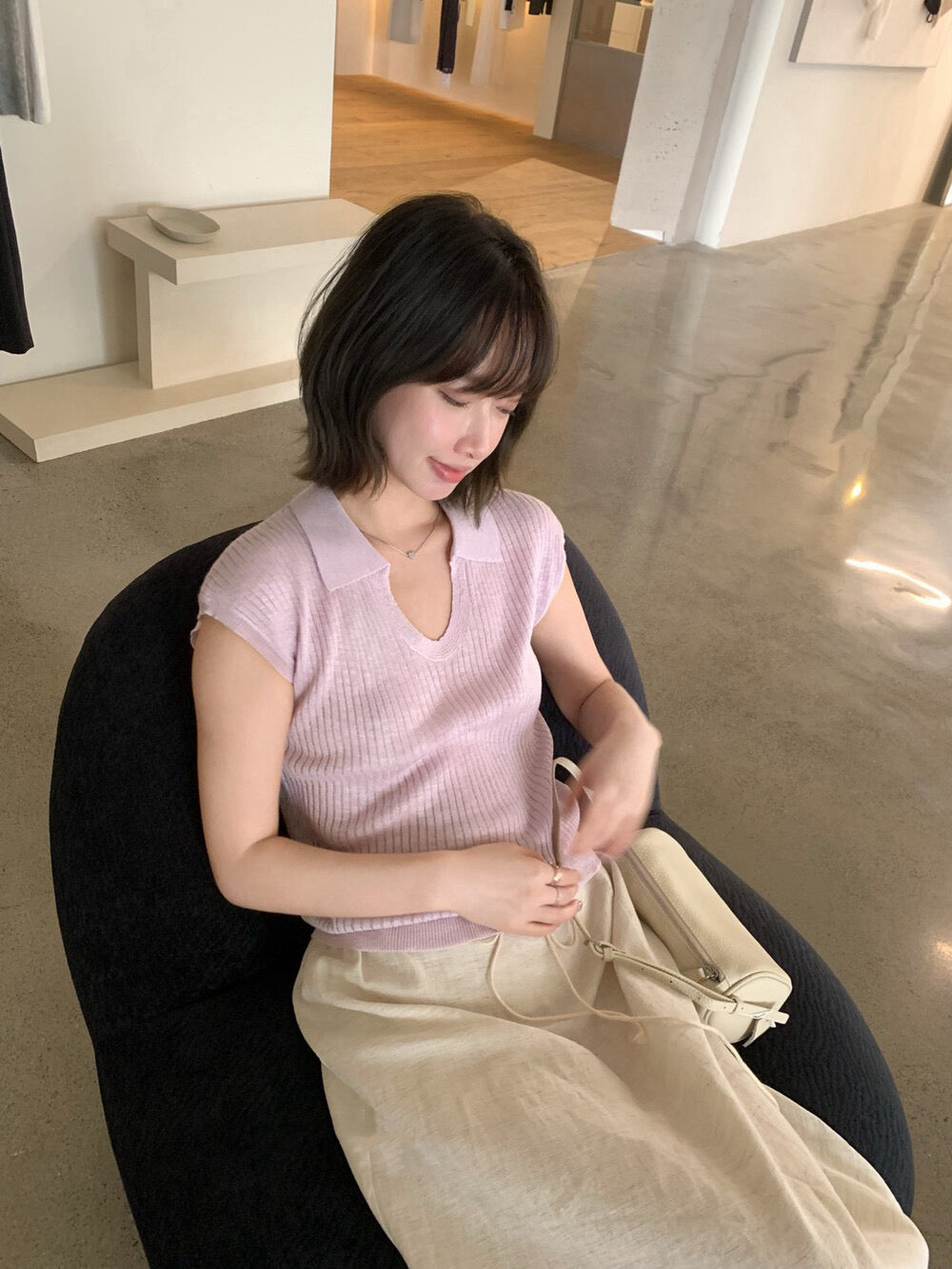 // 竹節麻小U翻領針織上衣
