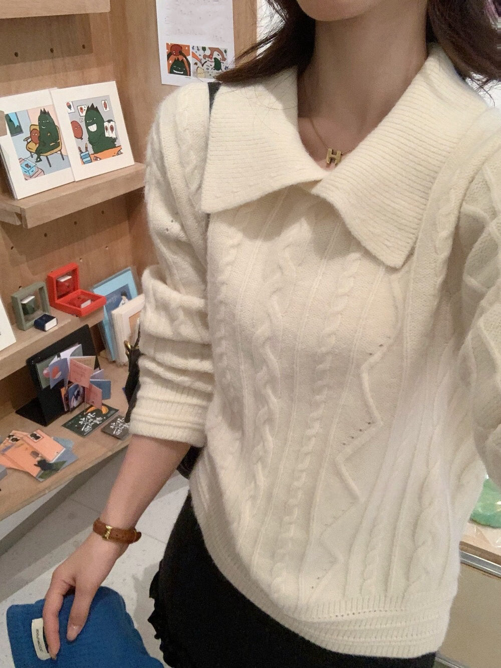 // 簡約麻花翻領毛衣